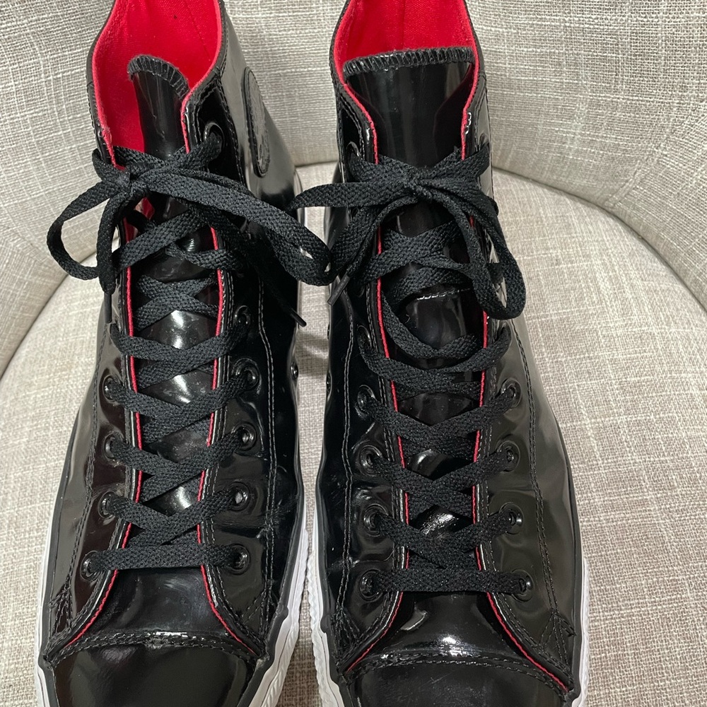 Converse Mens size 13 Chuck Taylor All Star Hi Top Sneaker Lace up Black Leather